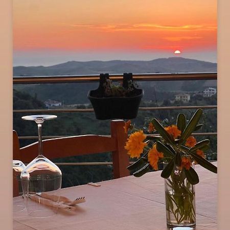Restorant Hotel Xheni Shetaj Bagian luar foto