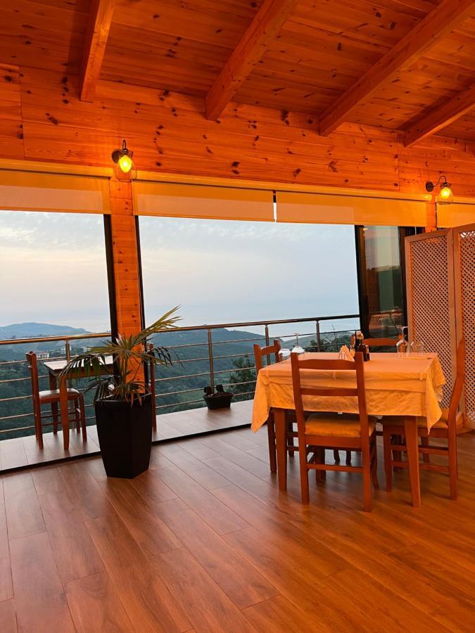 Restorant Hotel Xheni Shetaj Bagian luar foto